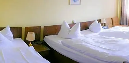 Oronto 2* Κόμπλεντς